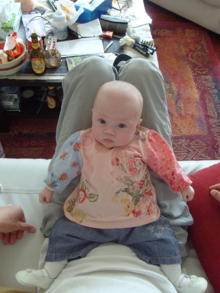 Maman joue de plus en plus � la poup�e